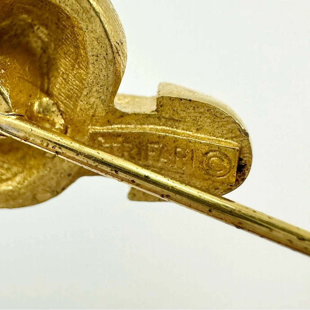 Crown Trifari Vintage Gold Tone Mushroom Stick Pin